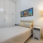 Apartamento Pageant Homes *