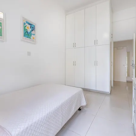 Pageant Homes Apartmán