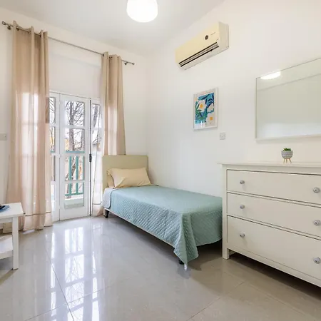 Pageant Homes Apartmán *