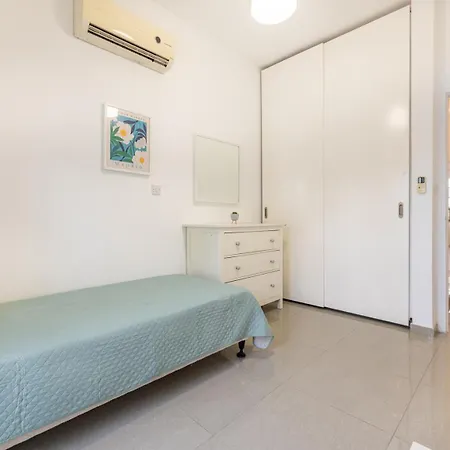 Pageant Homes Apartmán *