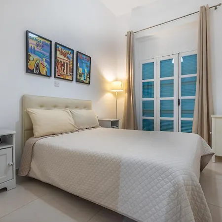 Apartament Pageant Homes *